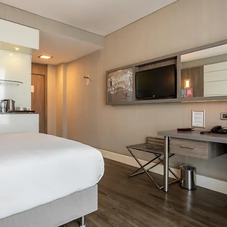 Ramada Encore Bayrampasa 4*