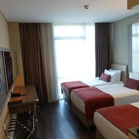 Отель Ramada Encore Bayrampasa