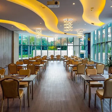 رامادا انكور إسطنبول بايرامباسا فندق